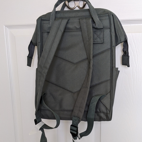 Backpack - Picture 2 of 9